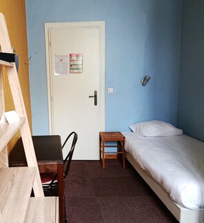 Iron/ironing board, free WiFi