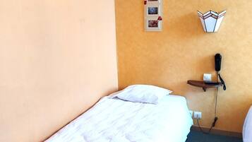 1 bedroom, iron/ironing board, free WiFi