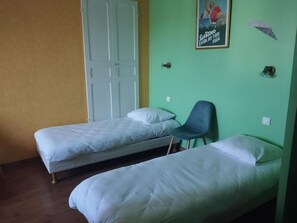 1 bedroom, iron/ironing board, free WiFi