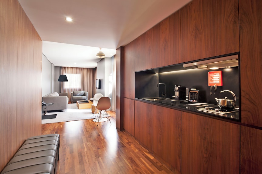 Discover Two Spacious, Pet-friendly Apartments With Full Kitchen At Altis Prime - Seixal