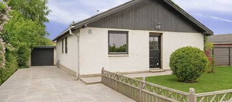 The Lucky Peer – 4BR House with Free Parking, Netflix & WiFi