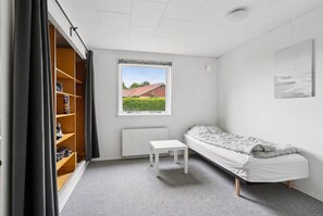 4 chambres, fer et planche à repasser, Wi-Fi, draps fournis