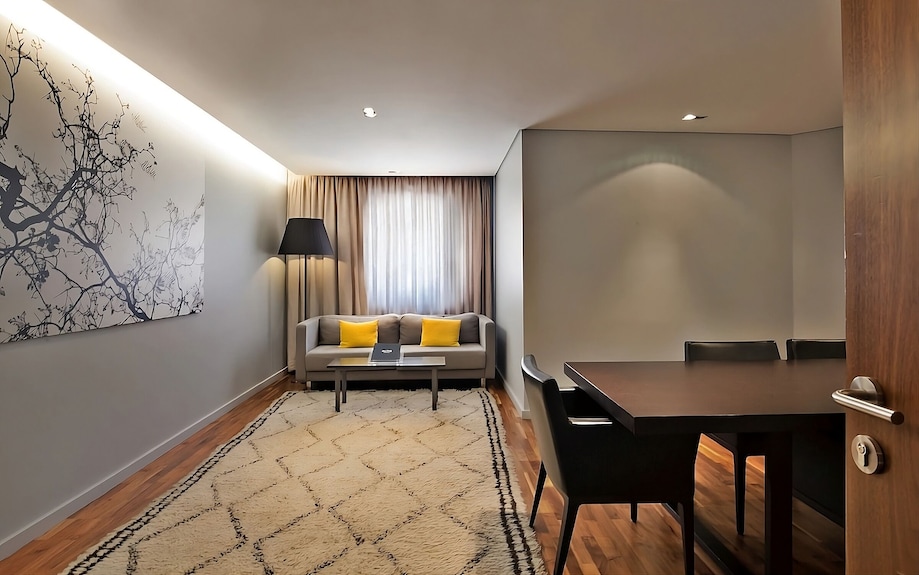 Spacious Apartment With Full Kitchen, Private Parking, Comfort At Altis Prime - Lissabon