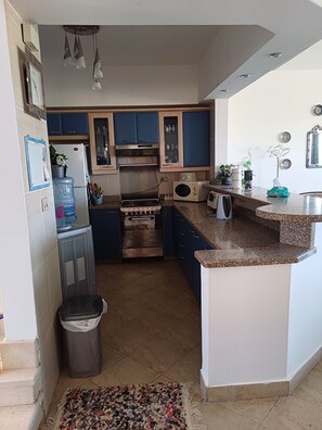 Microwave, oven, stovetop, dishwasher