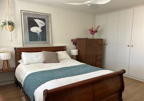 2 bedrooms, iron/ironing board, WiFi, bed sheets
