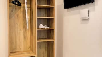 Estudio clásico, vista a la ciudad | Wifi gratis y ropa de cama
