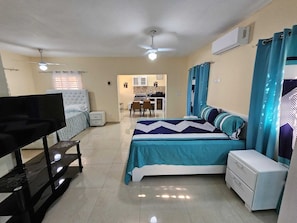 8 habitaciones, cuna de viaje, wifi y ropa de cama