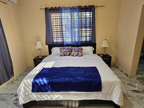 8 bedrooms, travel cot, WiFi, bed sheets