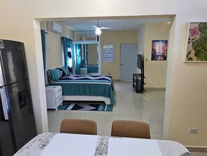 8 bedrooms, travel crib, WiFi, bed sheets