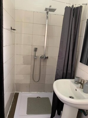Apartment, 3 Bedrooms | Bathroom
