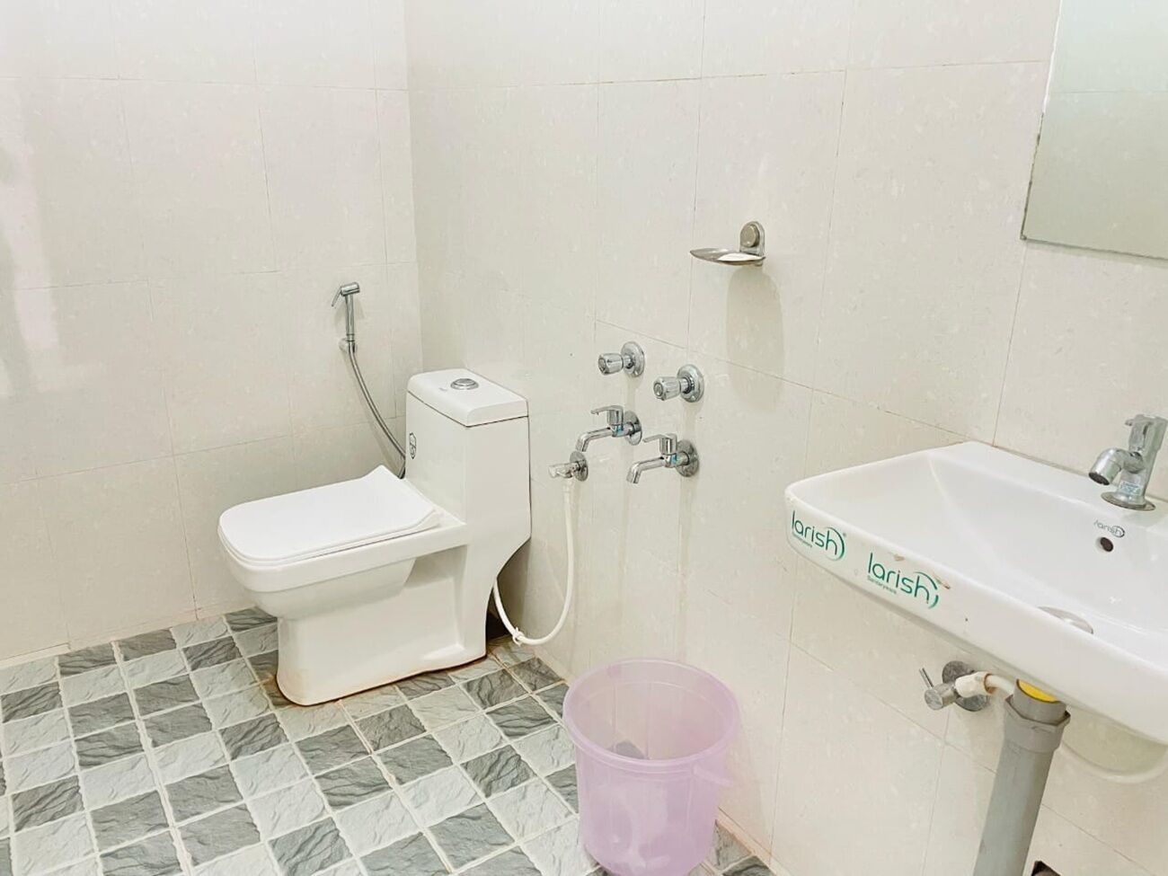 Premium Suite, Balcony, Pool View | Bathroom | Towels, soap