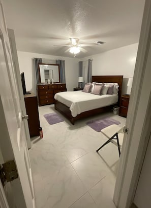 Iron/ironing board, WiFi, bed sheets