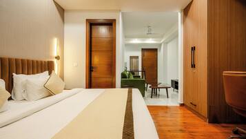 Ropa de cama de alta calidad y escritorio