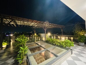 Luxury Studio Suite, City View | Terrace/patio