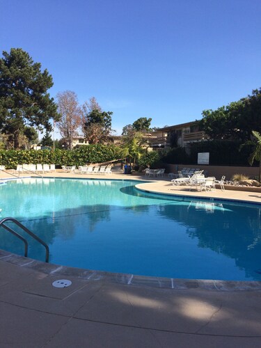 Point Loma/OB gem resort like complex. Top floor with elevator. Great amenities