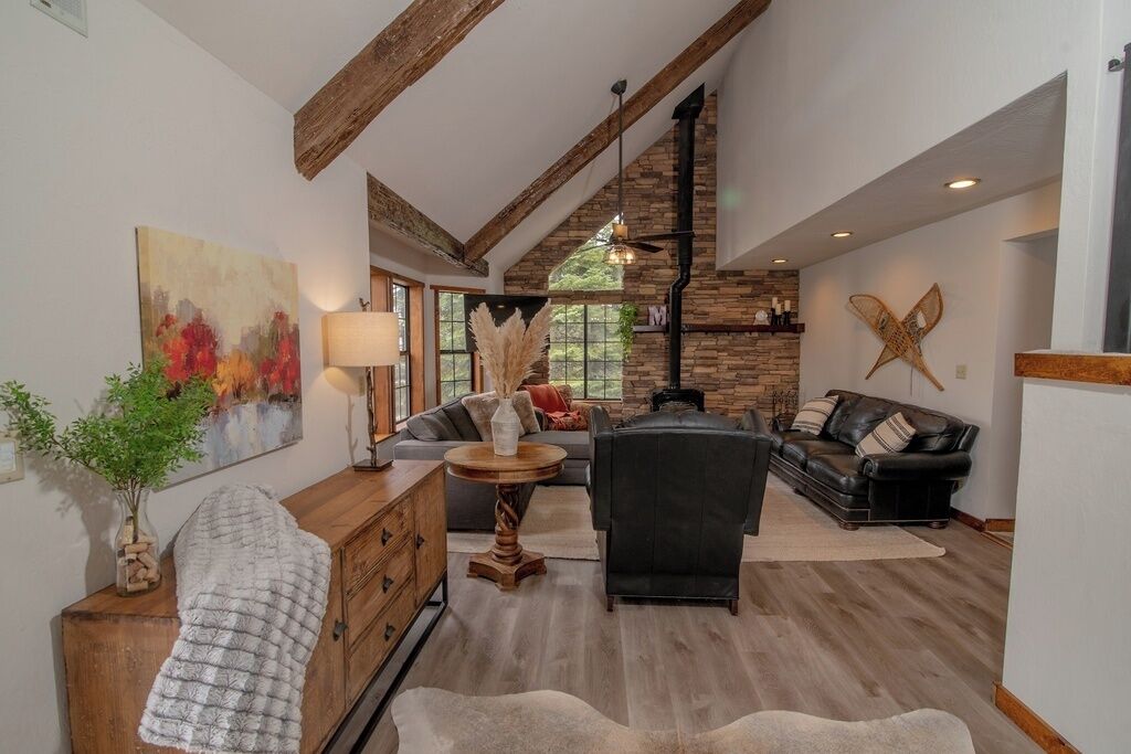 TV, fireplace, offices