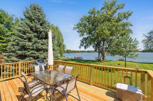 Lakefront Retreat on Pike Lake | Dock, Firepit & Sunrise Views