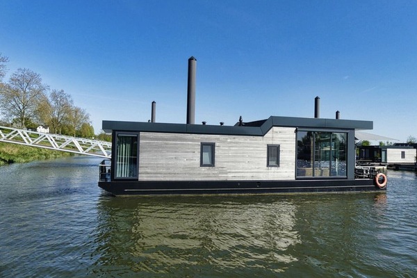 Vorderseite - Maasterp - Woonboot 1