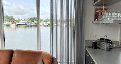 Maasterp - Woonboot 1