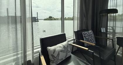 Maasterp - Woonboot 5