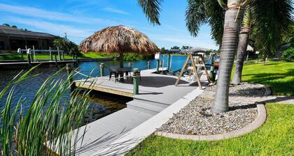 Mei Jing Waterfront Pool and Tiki Hut-must see