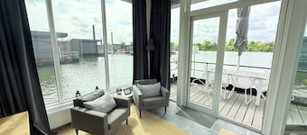 Maasterp - Woonboot 16
