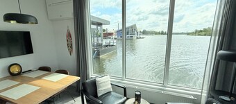 Maasterp - Woonboot 21