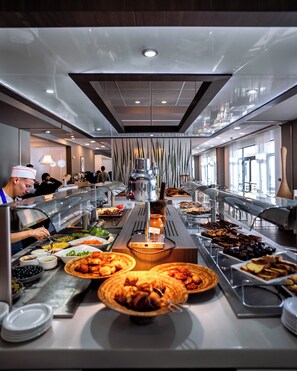 Petit déjeuner buffet compris tous les jours
