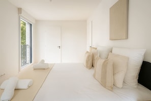 Silitysrauta/-lauta, Wi-Fi, vuodevaatteet