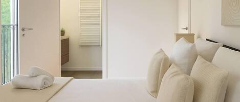 Bügeleisen/Bügelbrett, WLAN, Bettwäsche