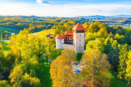 Riverside House With Pool and Hot Tub