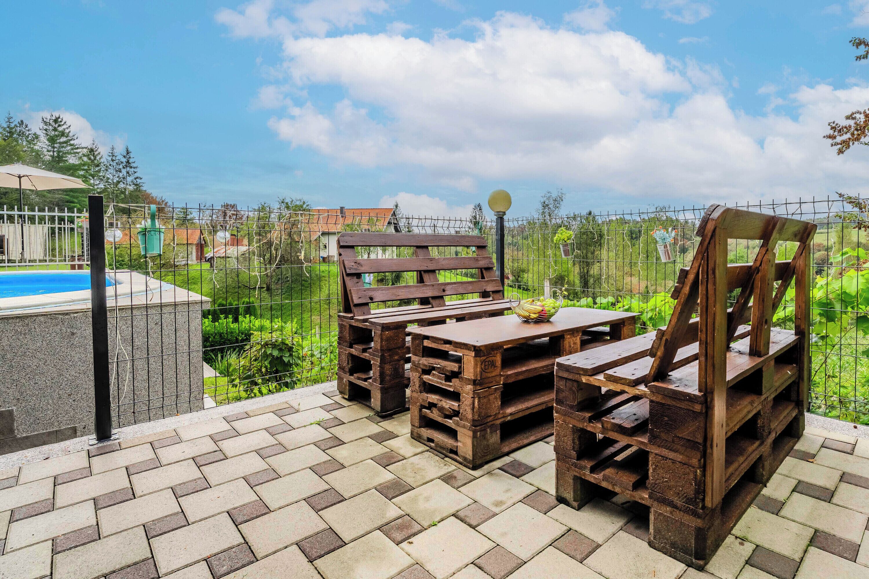 Family House, Multiple Bedrooms, 2 Bathrooms, Mountainside (Riverside House with Pool and Hot Tub) | Outdoor dining