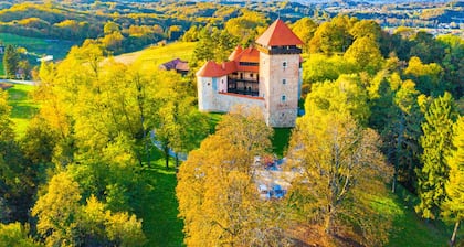 Riverside House With Pool and Hot Tub