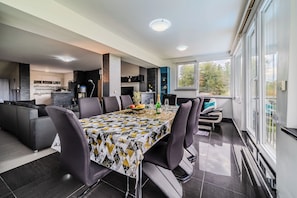 Family House, Multiple Bedrooms, 2 Bathrooms, Mountainside (Riverside House with Pool and Hot Tub) | Dining - Riverside House With Pool and Hot Tub (Karlovac)