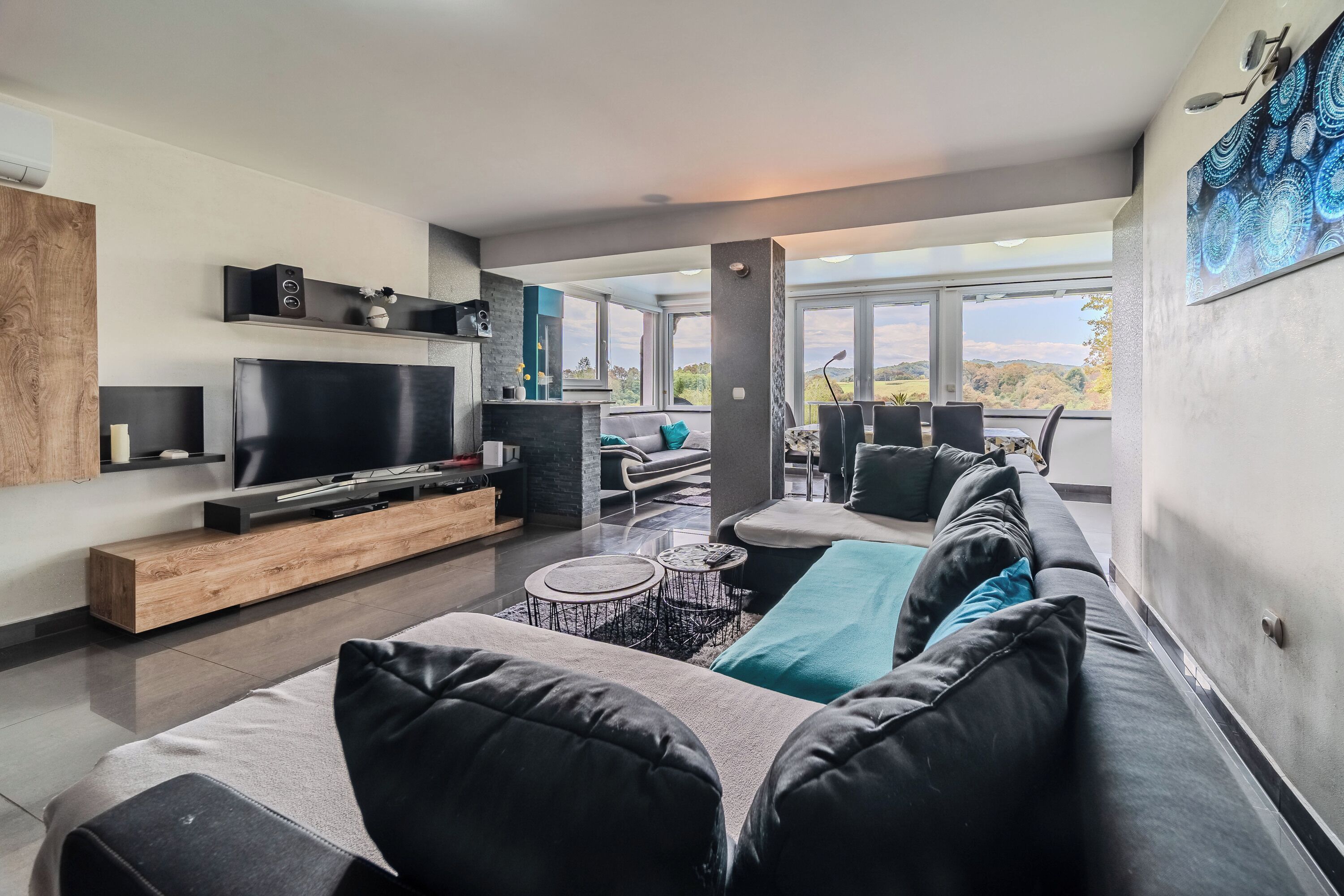 Family House, Multiple Bedrooms, 2 Bathrooms, Mountainside (Riverside House with Pool and Hot Tub) | Living area | 21-inch flat-screen TV with satellite channels