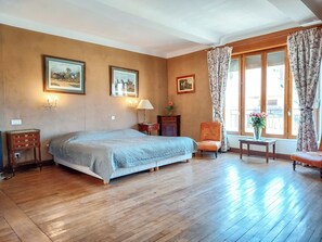 8 habitaciones, wifi y ropa de cama 