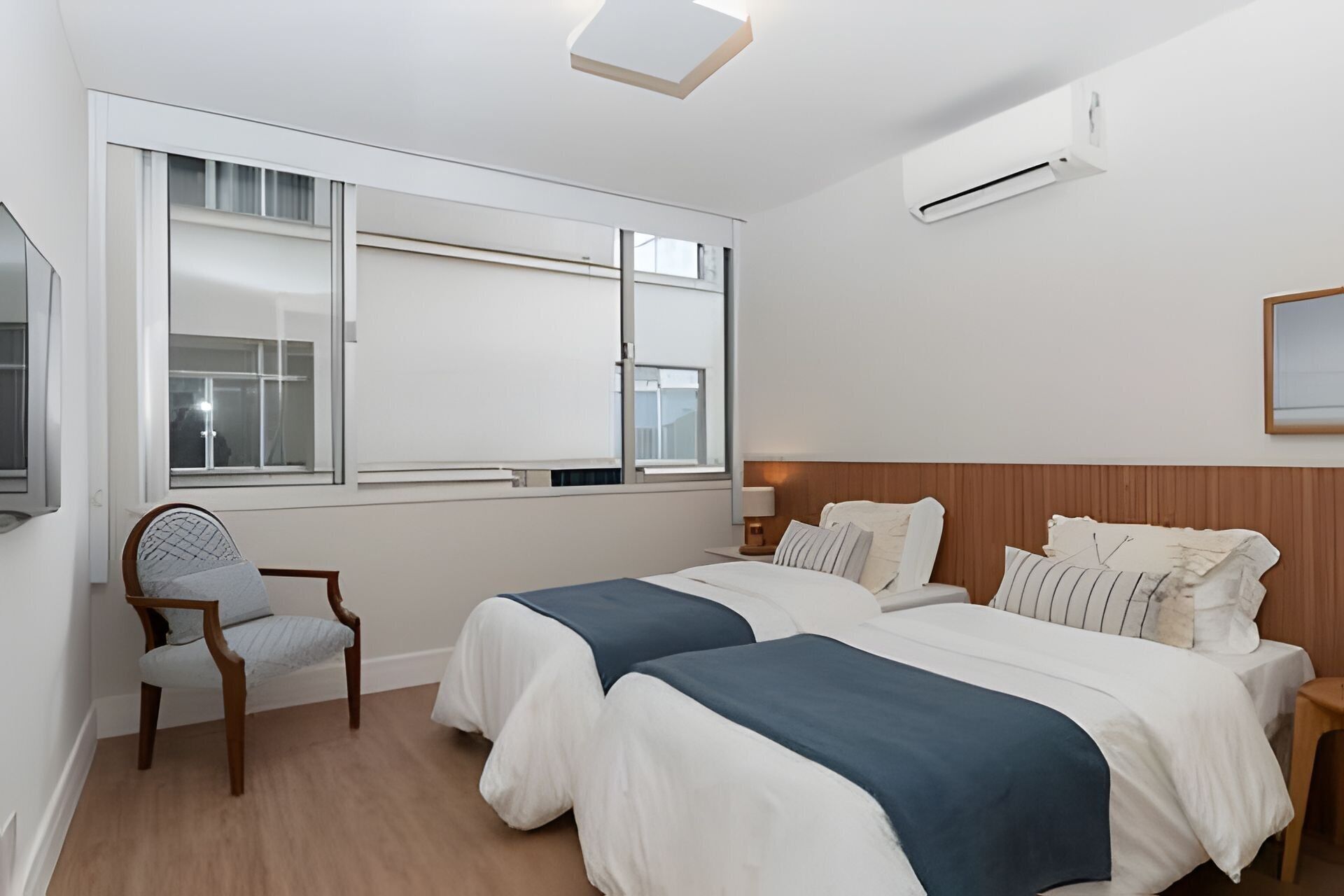 Departamento básico | Cortinas blackout, tabla de planchar con plancha y wifi gratis 