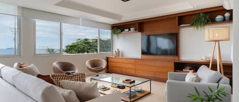 Basic Apartment | Ruang tamu | TV skrin rata
