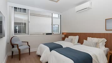 Apartamento | Cortinas blackout, ferros/tábuas de passar roupa, Wi-Fi de cortesia