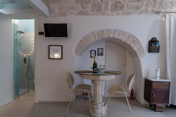 Luokittelematon kuva, 1 kautta 48, painike