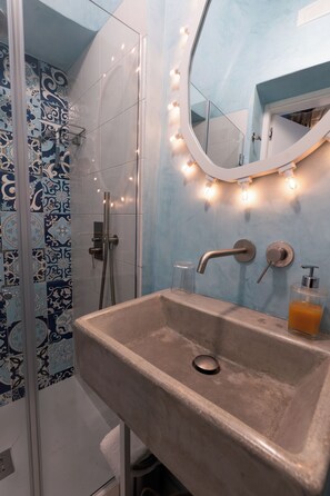 Hair dryer, towels, soap, toilet paper - La casa di Laura, accogliente dimora nell'affascinante Ostuni, la "Città Bianca" (Ostuni)
