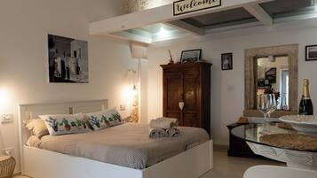 1 camera, ferro/asse da stiro, Wi-Fi, lenzuola