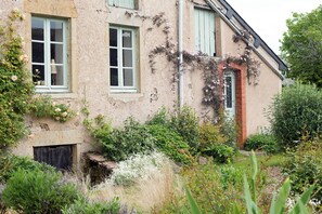 Exterior detail - Stay in the heart of the Morvan Regional Nature Park (Ménessaire)