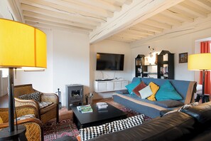 Living area - Stay in the heart of the Morvan Regional Nature Park (Ménessaire)