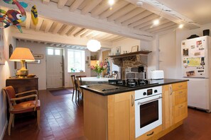 Private kitchen - Stay in the heart of the Morvan Regional Nature Park (Ménessaire)