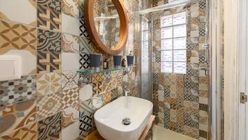 Ducha y secador de pelo