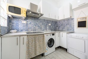 Fridge, microwave, coffee/tea maker, electric kettle