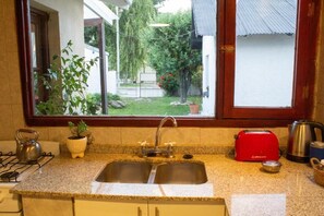 Microwave, oven