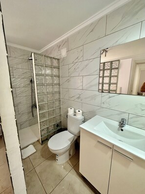 Hair dryer, bidet, towels, soap - Villa near GA centre private heated pool (el Gran Alacant)