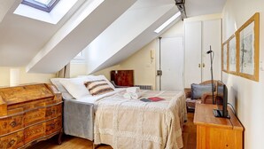 Unclassified image, 3 of 26, button - Comfortable 1BR in Latin Quarter (Paris)